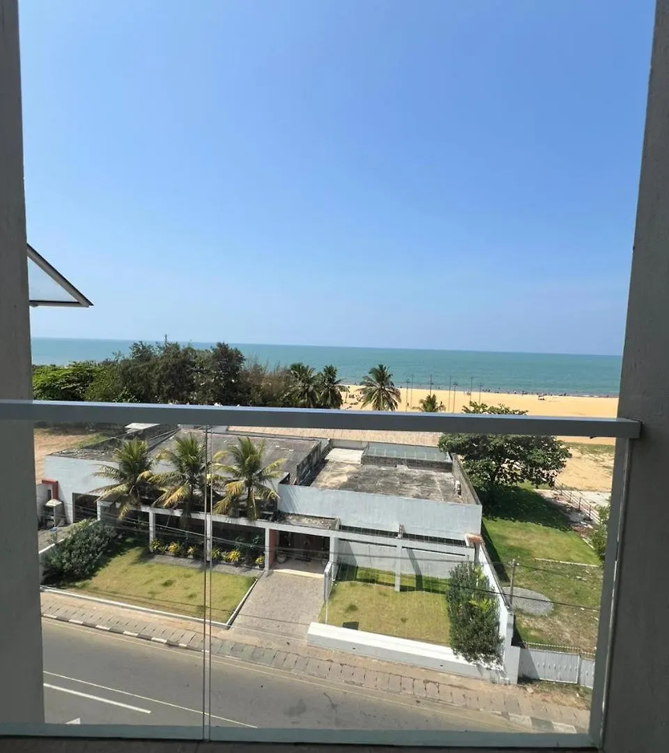 Esta - Sea View Luxury Beach Apartment Negombo