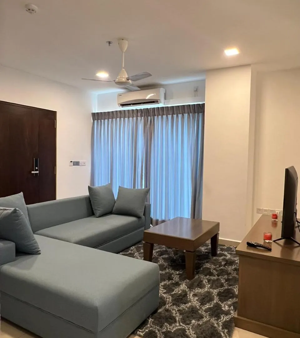 Esta - Sea View Luxury Beach Apartment Negombo