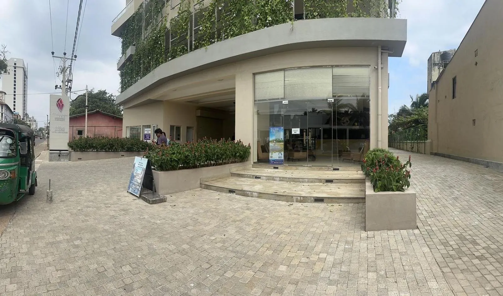 Esta - Sea View Luxury Beach Apartment Negombo